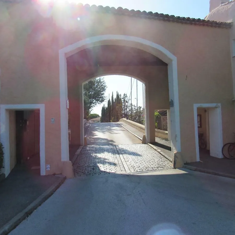 Residence Les Grimaudieres 0*, Grimaud